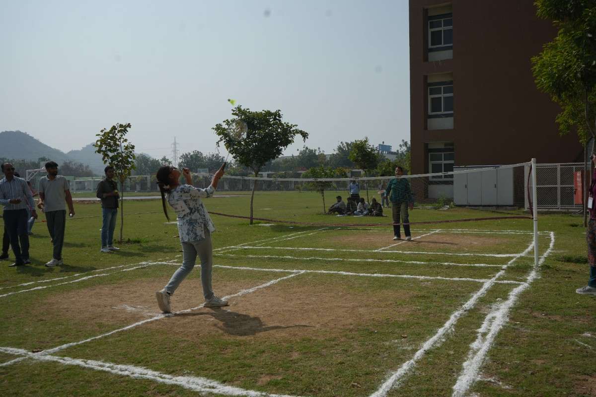 Throwball match